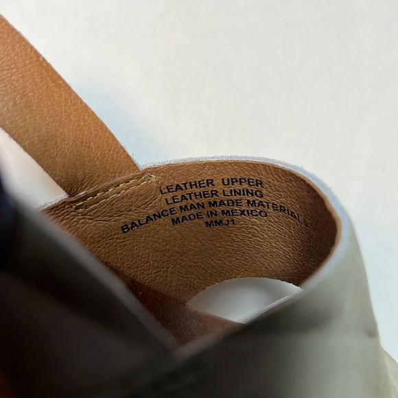 Born “Carah” sandals - Picture 6 of 7